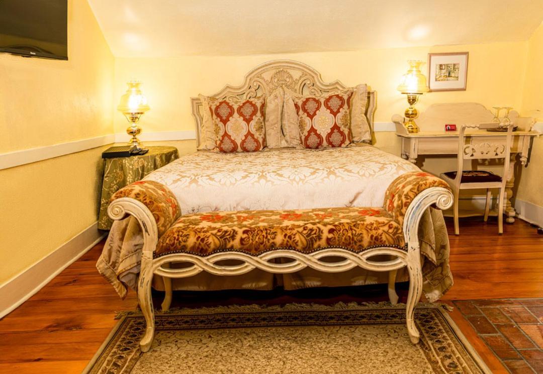 ナイアガラオンザレイク Historic Wilson-Guy House Bed & Breakfast エクステリア 写真