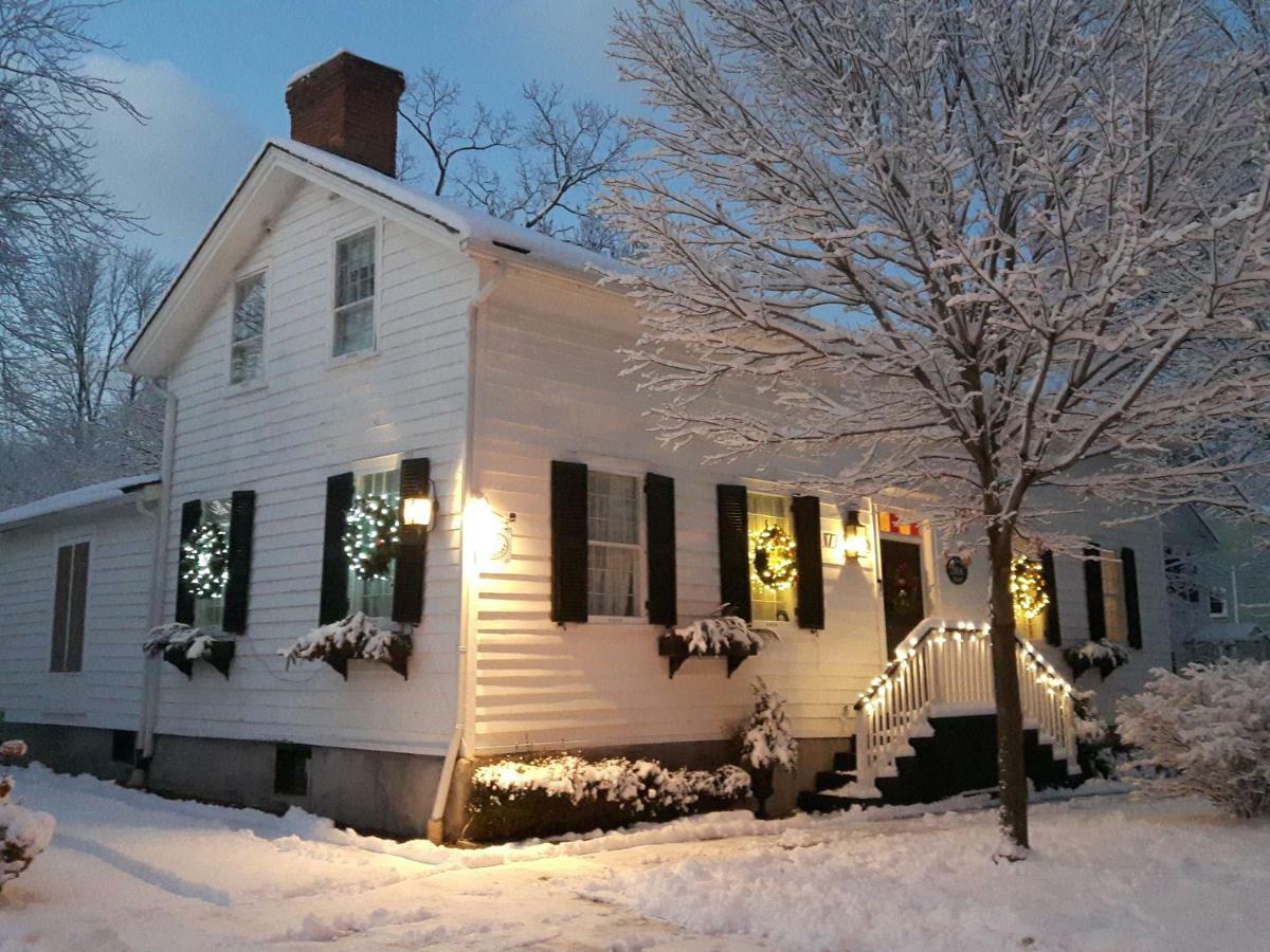 ナイアガラオンザレイク Historic Wilson-Guy House Bed & Breakfast エクステリア 写真