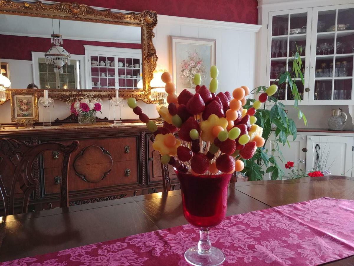 ナイアガラオンザレイク Historic Wilson-Guy House Bed & Breakfast エクステリア 写真